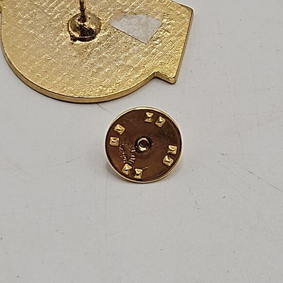 Vtg 1998  NCAA BASKETBALL FINAL FOUR ENAMEL Basketball Shaped PIN SAN ANTONIO - Picture 10 of 14